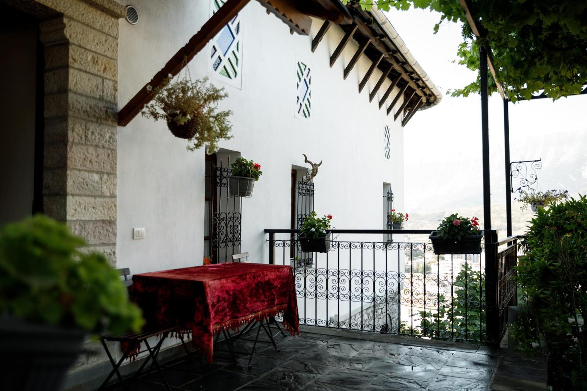 Gjirokastër Boutique Hotel Musee מראה חיצוני תמונה